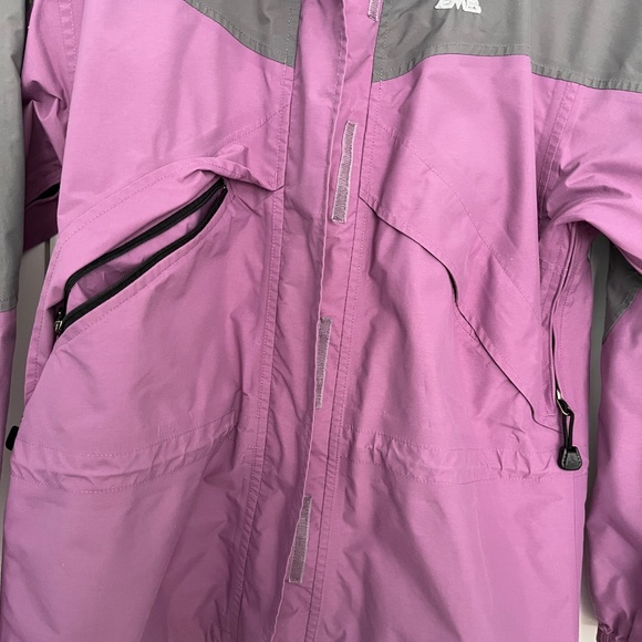 Women's EMS Gore-tex jacket hiking, xc skiing, snowshoeing, dog walks - Picture 5 of 15